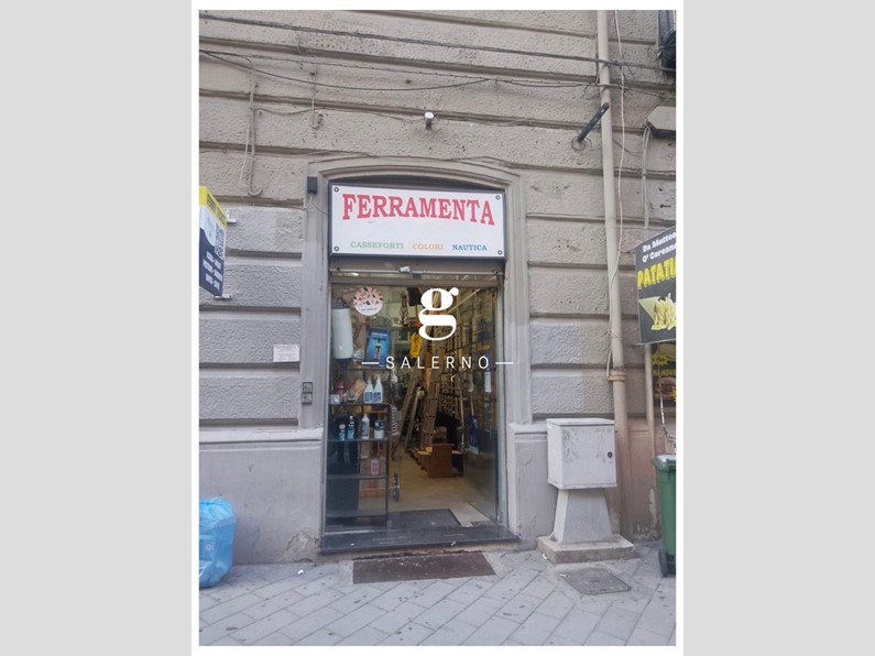 Attività commerciale in Vendita a Salerno, 30'000&euro;, 97 m²