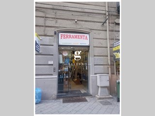 Attività commerciale in Vendita a Salerno, 30'000&euro;, 97 m²