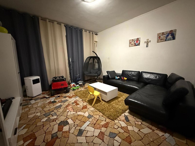 Appartamento in Vendita a Rovigo, 120'000€, 200 m², arredato, con Box