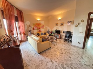 Quadrilocale in Vendita a Bari, 210'000€, 100 m²