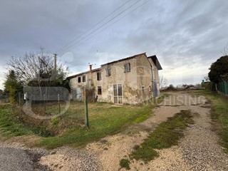 Casale in Vendita a Fratta Polesine, 20'000&euro;, 268 m², con Box