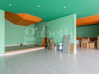 Negozio in Affitto a Pordenone, 500&euro;, 106 m²