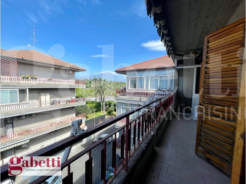 Quadrilocale in Vendita a Aci Catena, 125'000€, 147 m²