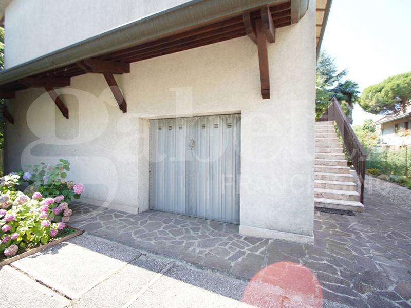 Villa in Vendita a Venezia, 350'000€, 171 m², con Box