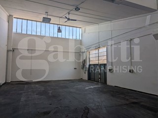Capannone in Vendita a Argelato, 155'000€, 200 m²