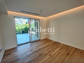 Trilocale in Vendita a Firenze, 520'000€, 80 m², con Box