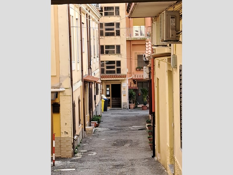 Trilocale in Vendita a Catanzaro, zona centro, 90'000&euro;, 100 m²
