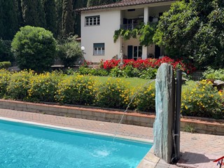 Villa in Vendita a Arezzo, 2'850'000€, 803 m²