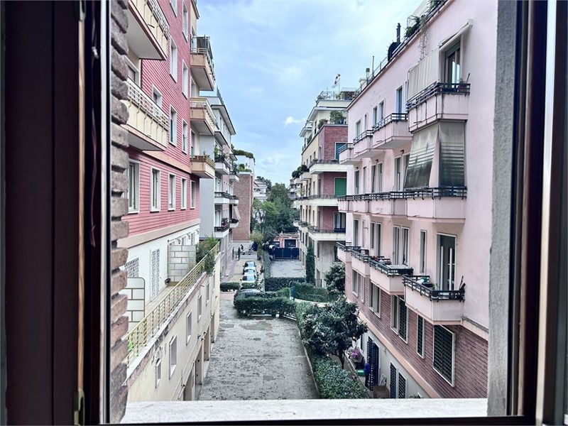 Bilocale in Affitto a Roma, 1'700€, 92 m²