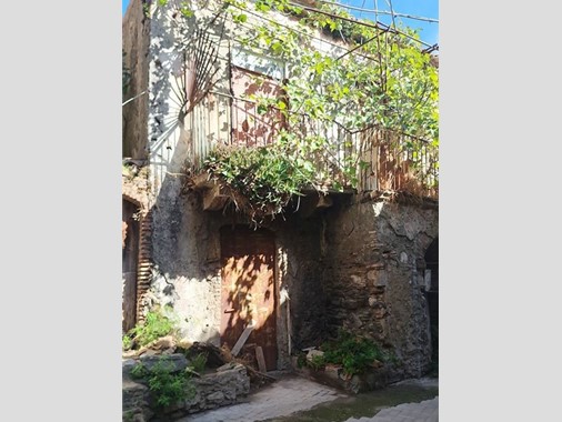 Casale in Vendita a Messina, 8'000&euro;, 100 m²
