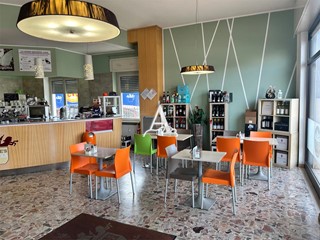 Attività commerciale in Vendita a Verona, 115'000€, 140 m²