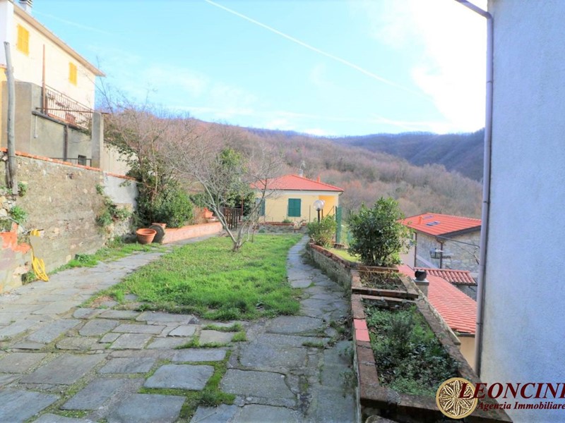 Casale in Vendita a Filattiera, 115'000€, 310 m²