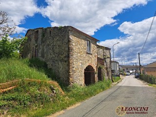 Casale in Vendita a Villafranca in Lunigiana, 40'000&euro;, 230 m²