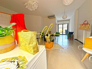 Immobile commerciale in Vendita a Cecina, 48'000&euro;, 52 m²