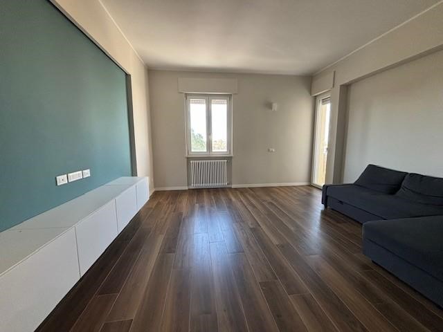 Appartamento in Affitto a Pisa, 930€, 90 m², arredato