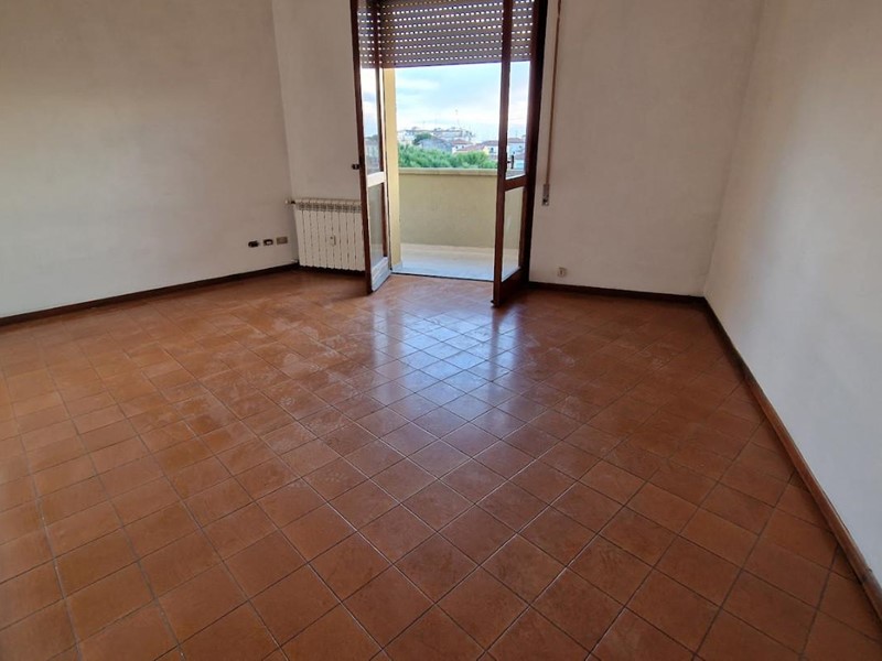Appartamento in Vendita a Carrara, zona Marina di Carrara, 230'000&euro;, 92 m²