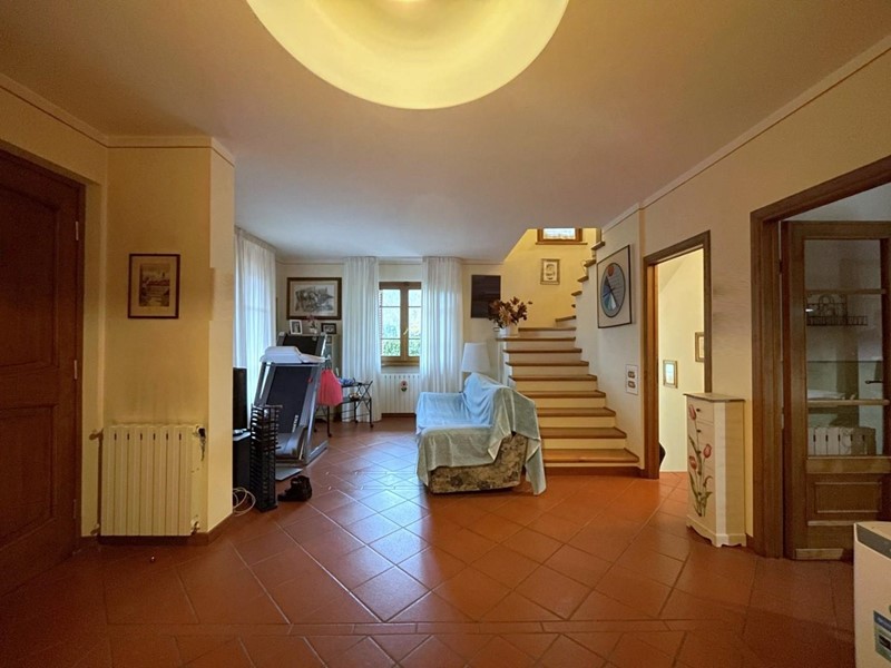 Villa bifamiliare in Vendita a Camaiore, zona Vado, 900'000&euro;, 190 m²