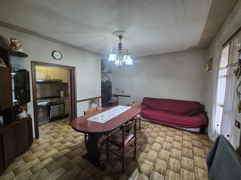 Casa Indipendente in Vendita a Fucecchio, zona Massarella, 155'000&euro;, 120 m², arredato