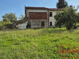 Casa Indipendente in Vendita a Capannori, zona Marlia, 190'000&euro;, 110 m²