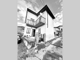 Casa Indipendente in Vendita a Luni, zona Casano, 230'000€, 145 m²