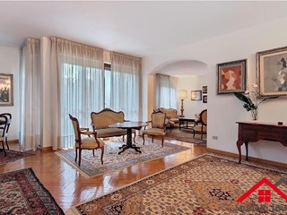 Appartamento in Vendita a Pisa, 630'000€, 210 m²