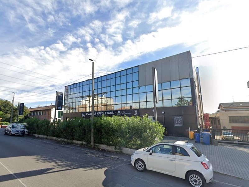 Negozio in Vendita a Paderno Dugnano, 375'000&euro;, 373 m²