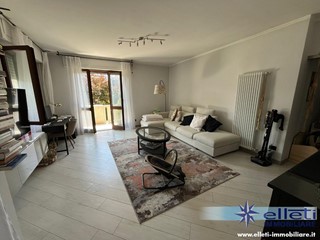 Appartamento in Vendita a Massa, zona Marina di Massa, 350'000€, 115 m², arredato