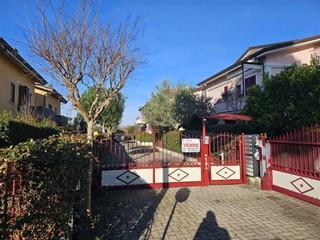 Trilocale in Vendita a Massa, zona Marina di Massa, 320'000&euro;, 70 m², arredato