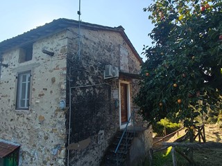 Bilocale in Vendita a Lucca, zona Cappella, 65'000€, 40 m², arredato