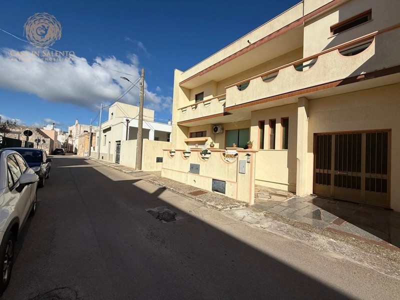 Appartamento in Vendita a Alessano, zona Montesardo, 129'000€, 165 m²