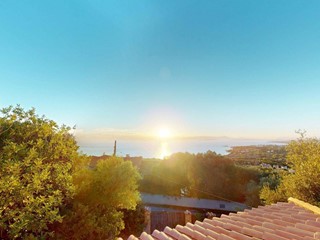 Villa in Vendita a Quartu Sant'Elena, 350'000&euro;, 370 m²