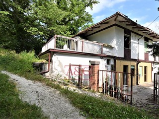 Casa Indipendente in Vendita a Amandola, 55'000€, 120 m²