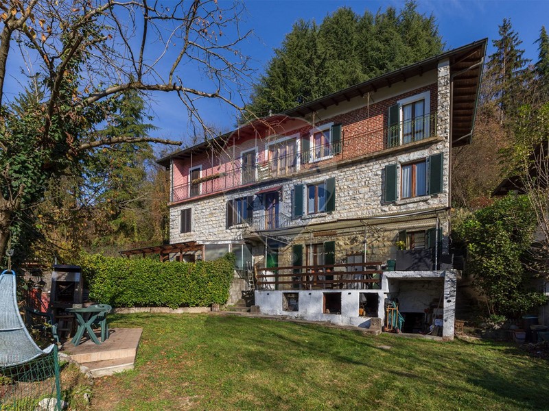 Casa Semi Indipendente in Vendita a Viggiù, 268'000&euro;, 190 m²