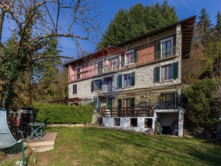 Casa Semi Indipendente in Vendita a Viggiù, 268'000&euro;, 190 m²