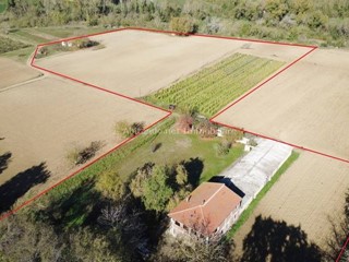 Casa Semi Indipendente in Vendita a Loreto Aprutino, 197'000€, 300 m²