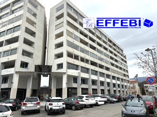 Ufficio in Vendita a Cosenza, 150'000€, 100 m²
