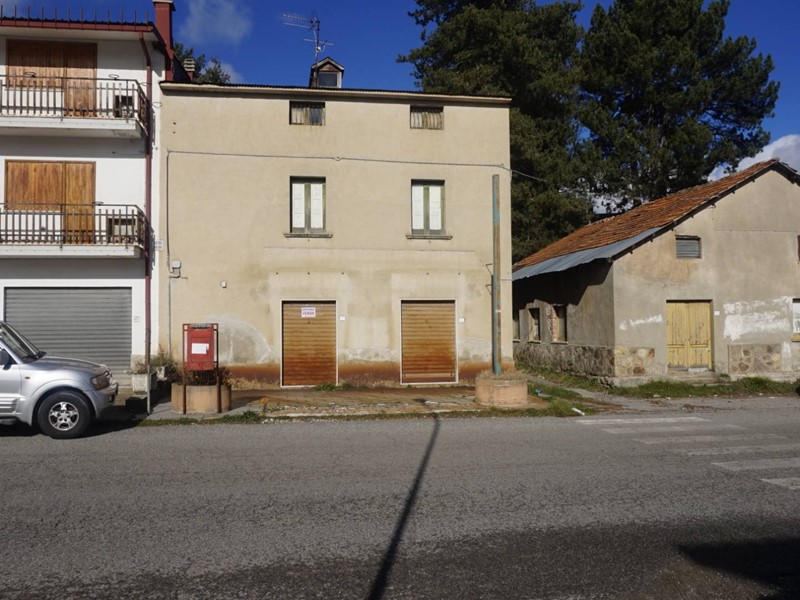 Casa Indipendente in Vendita a Spezzano della Sila, 120'000€, 600 m²