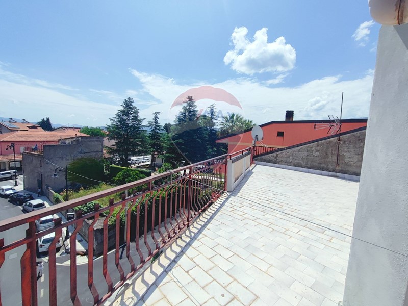 Monolocale in Vendita a Moio Alcantara, 33'000&euro;, 120 m²