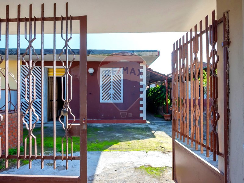 Villa in Vendita a Catania, 58'000&euro;, 94 m²