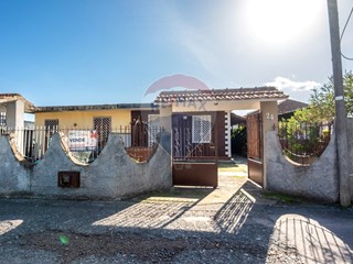 Villa in Vendita a Catania, 58'000&euro;, 94 m²