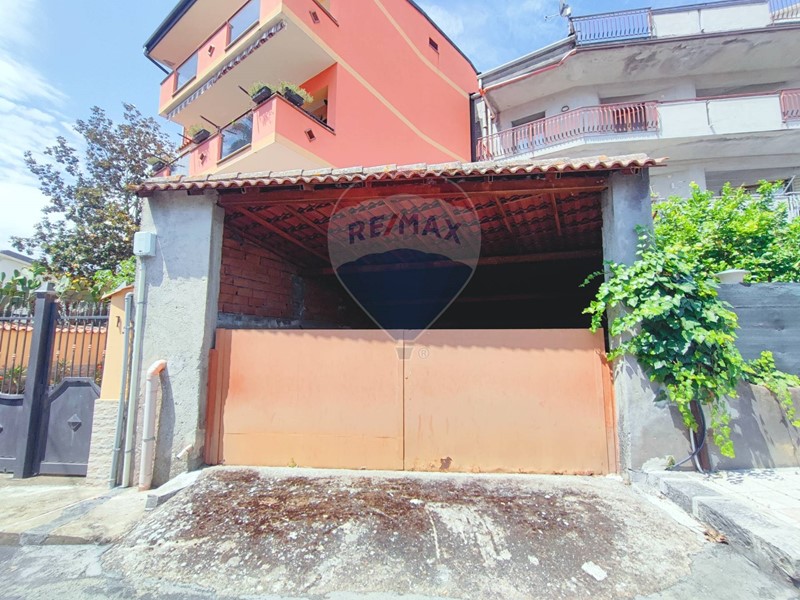 Box in Vendita a Moio Alcantara, 30'000&euro;, 143 m²