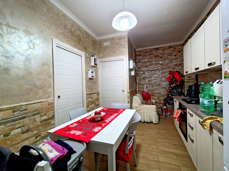 Trilocale in Vendita a Brusciano, 49'000&euro;, 50 m²