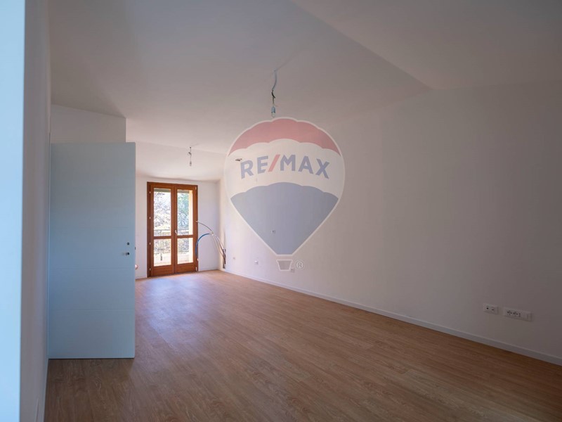 Quadrilocale in Vendita a Serra de' Conti, 110'000&euro;, 70 m²