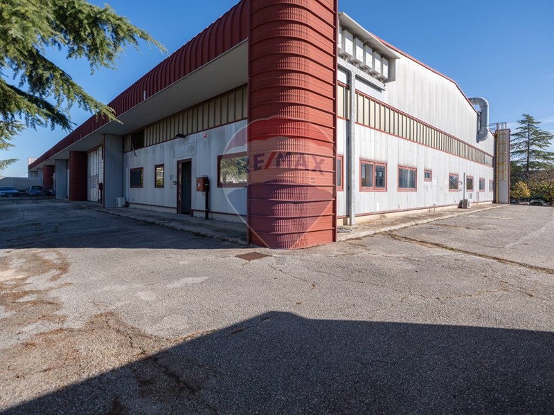 Capannone in Vendita a Monte San Vito, 370'000&euro;, 1000 m²