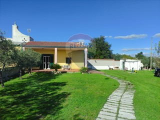 Villa in Vendita a Laterza, 180'000&euro;, 122 m²