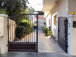 Casa Indipendente in Vendita a Santeramo in Colle, 470'000&euro;, 600 m²