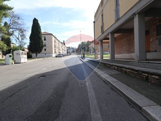 Immobile commerciale in Vendita a Matera, 99'000&euro;, 45 m²