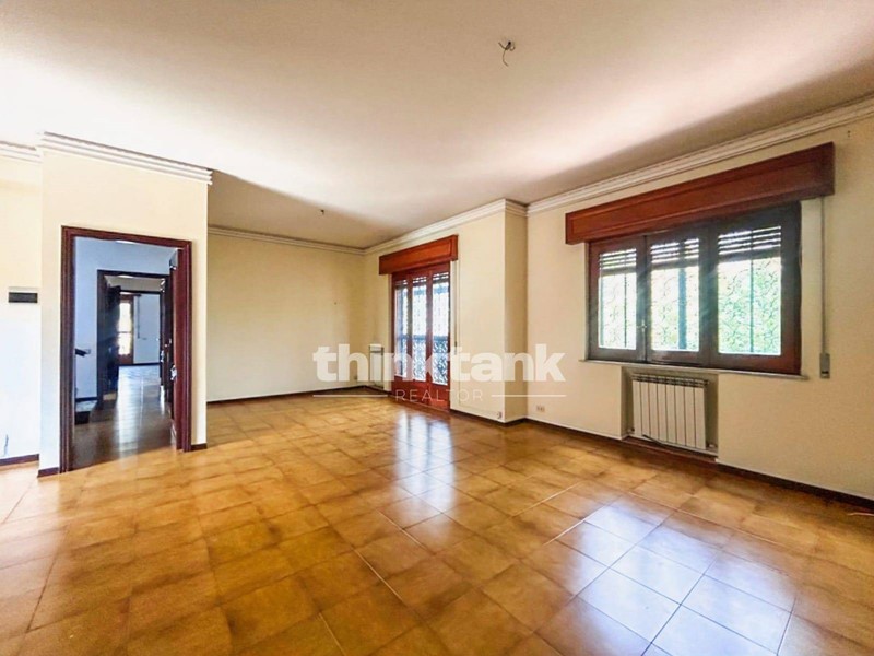 Villa in Vendita a Catania, 320'000&euro;, 230 m²