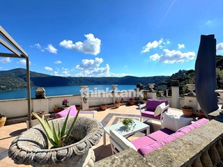 Appartamento in Vendita a Castel Gandolfo, 780'000€, 136 m²