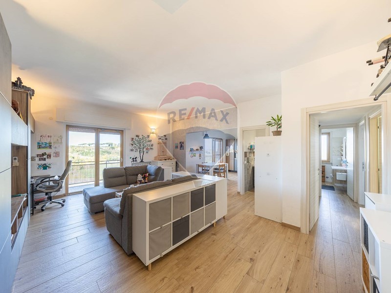 Appartamento in Vendita a Roma, 289'000€, 141 m²